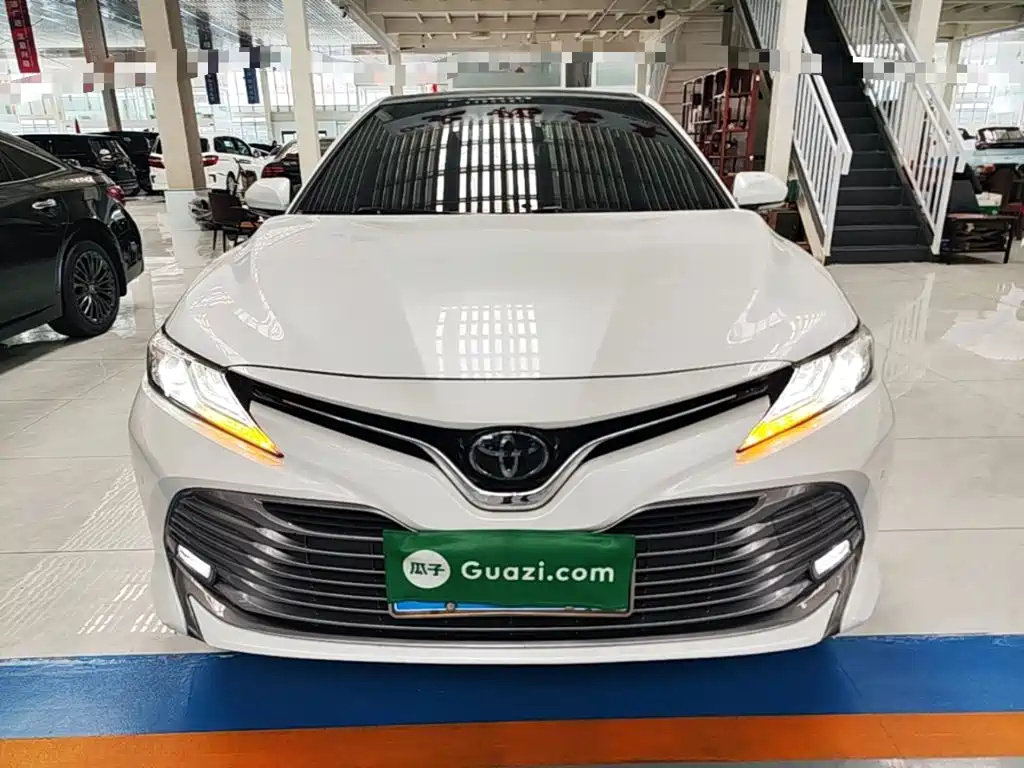 Toyota Camry — миниатюра 3