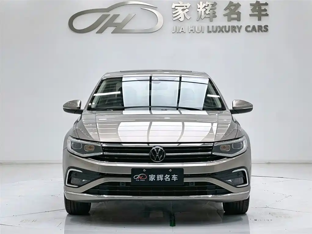 Volkswagen Bora 2023 300TSI DSG