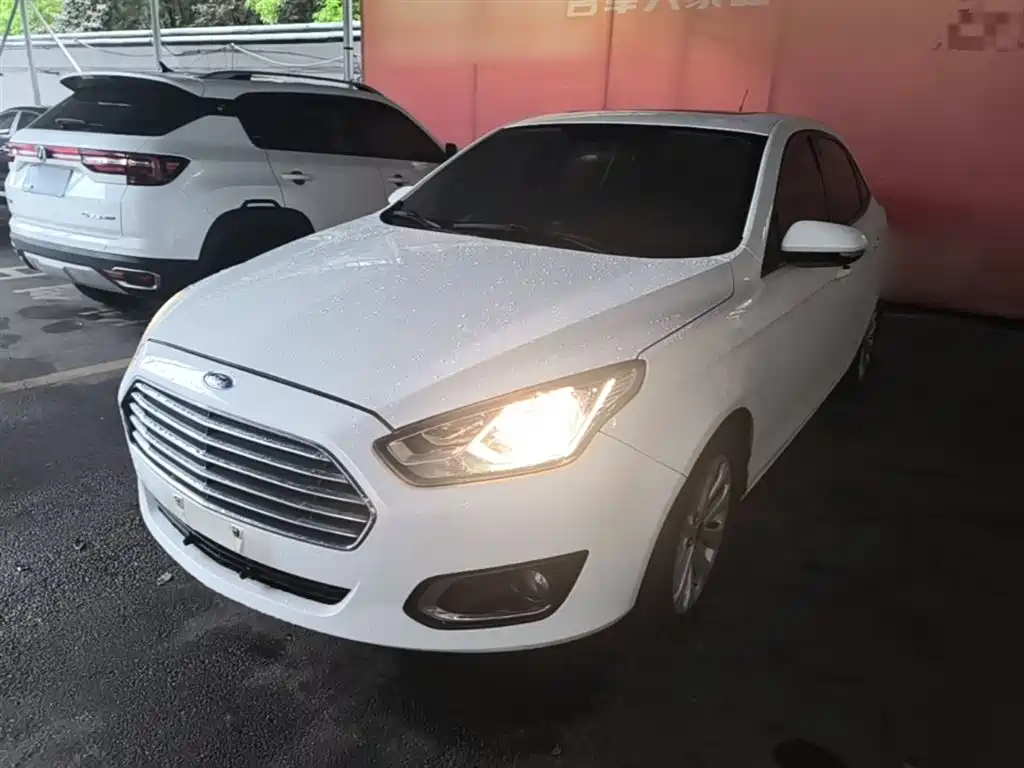 Купить Ford Escort