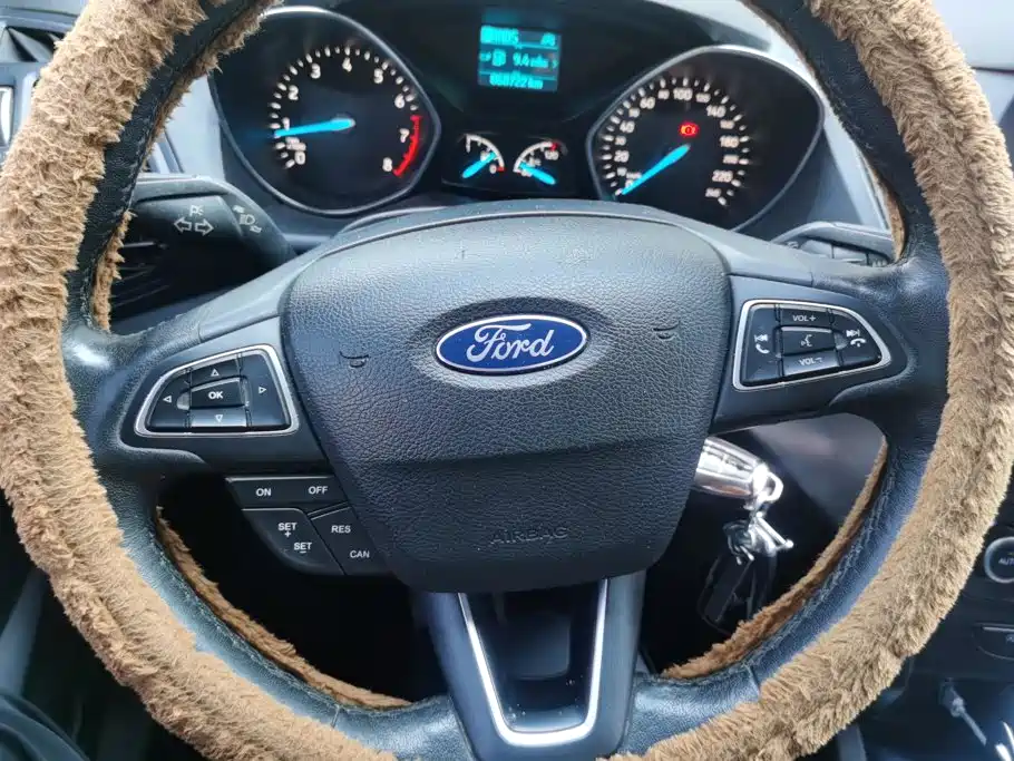 Ford Kuga — миниатюра 15