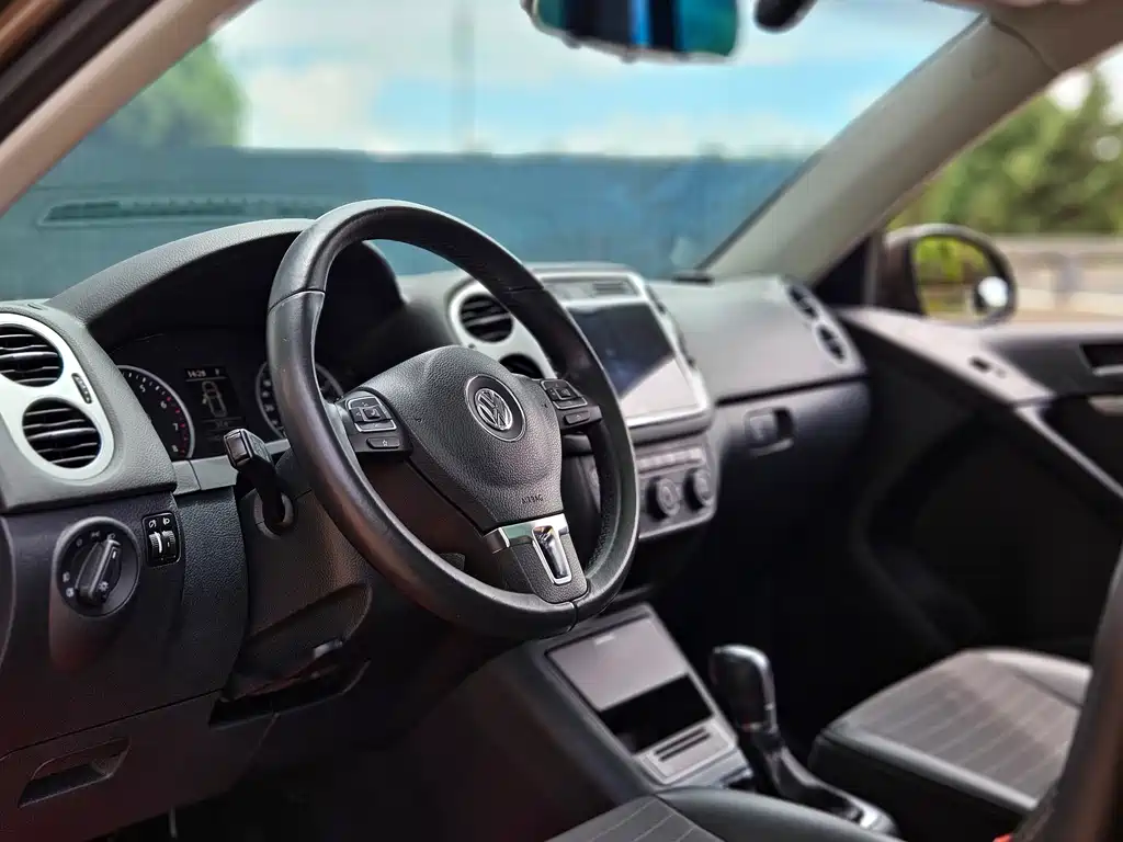 Volkswagen Tiguan 2015 1.8TSI AT