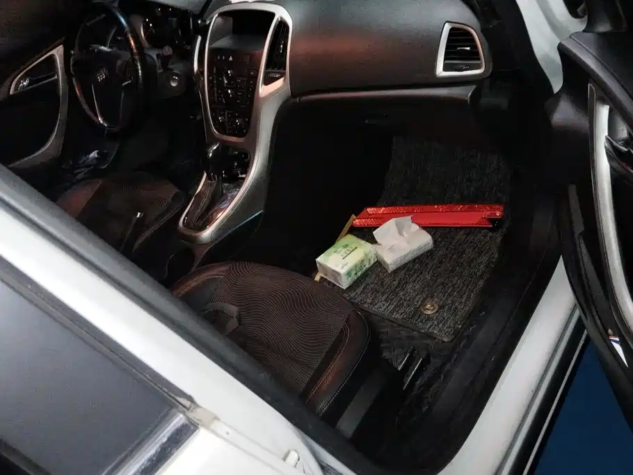 Buick Excelle — миниатюра 8