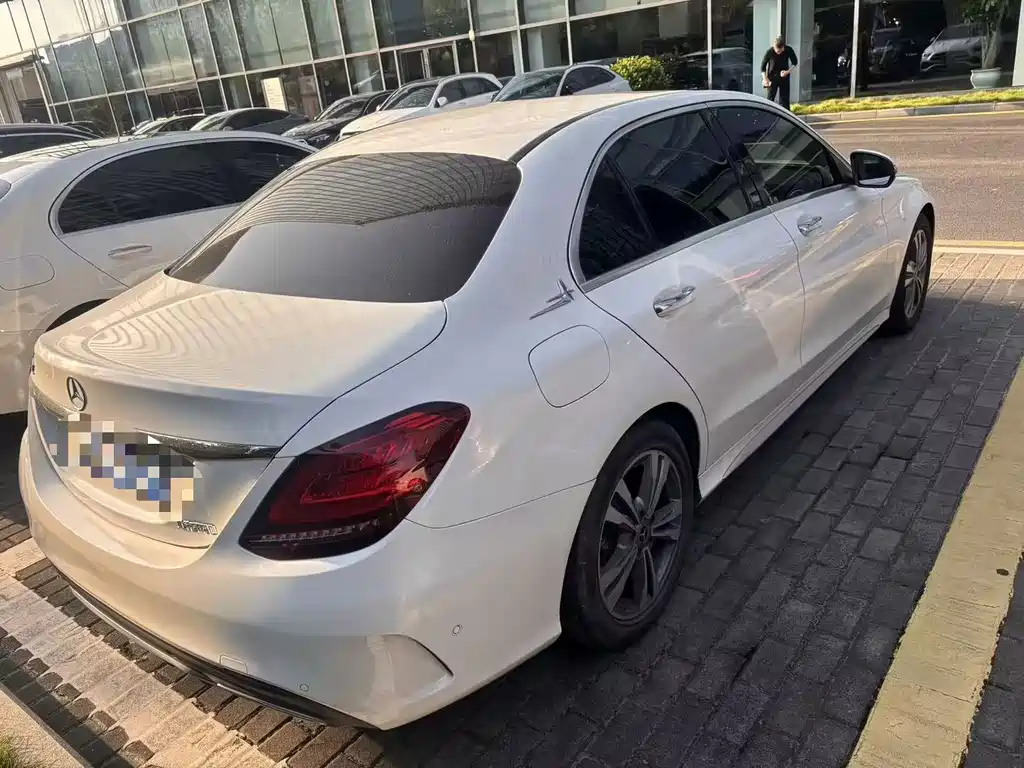 Mercedes-Benz C-Class — миниатюра 3