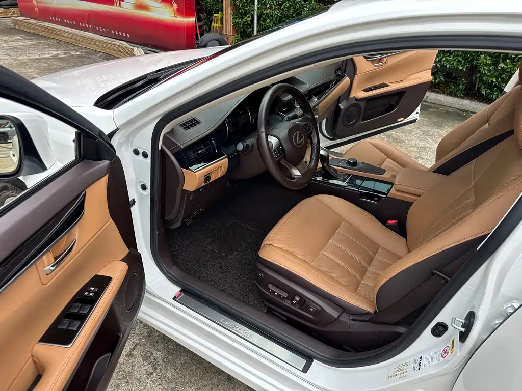 Lexus ES — миниатюра 5