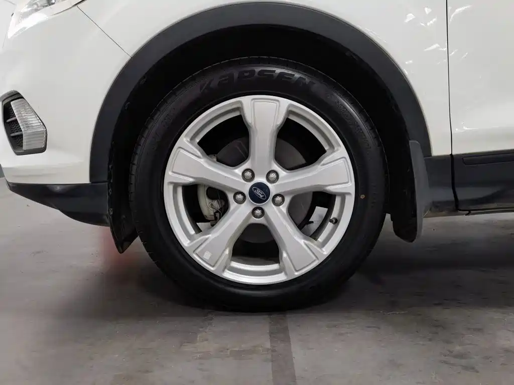 Ford Kuga — миниатюра 17