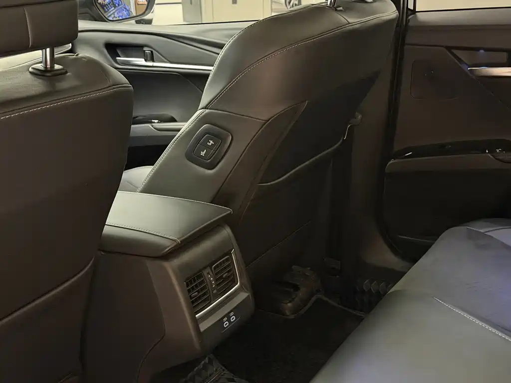 Toyota Camry — миниатюра 14