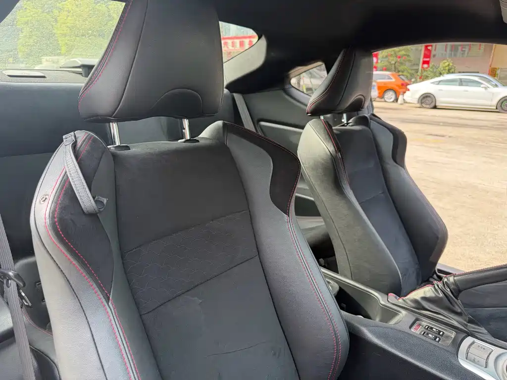 Toyota 86 — миниатюра 10