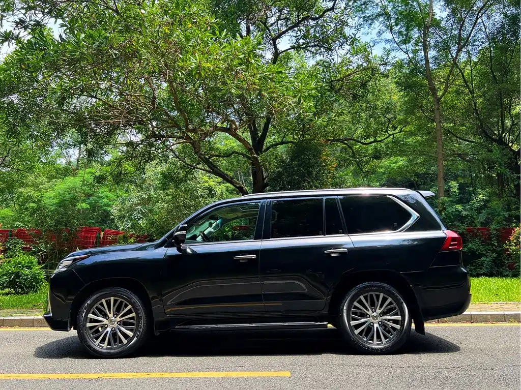 Lexus LX — миниатюра 20