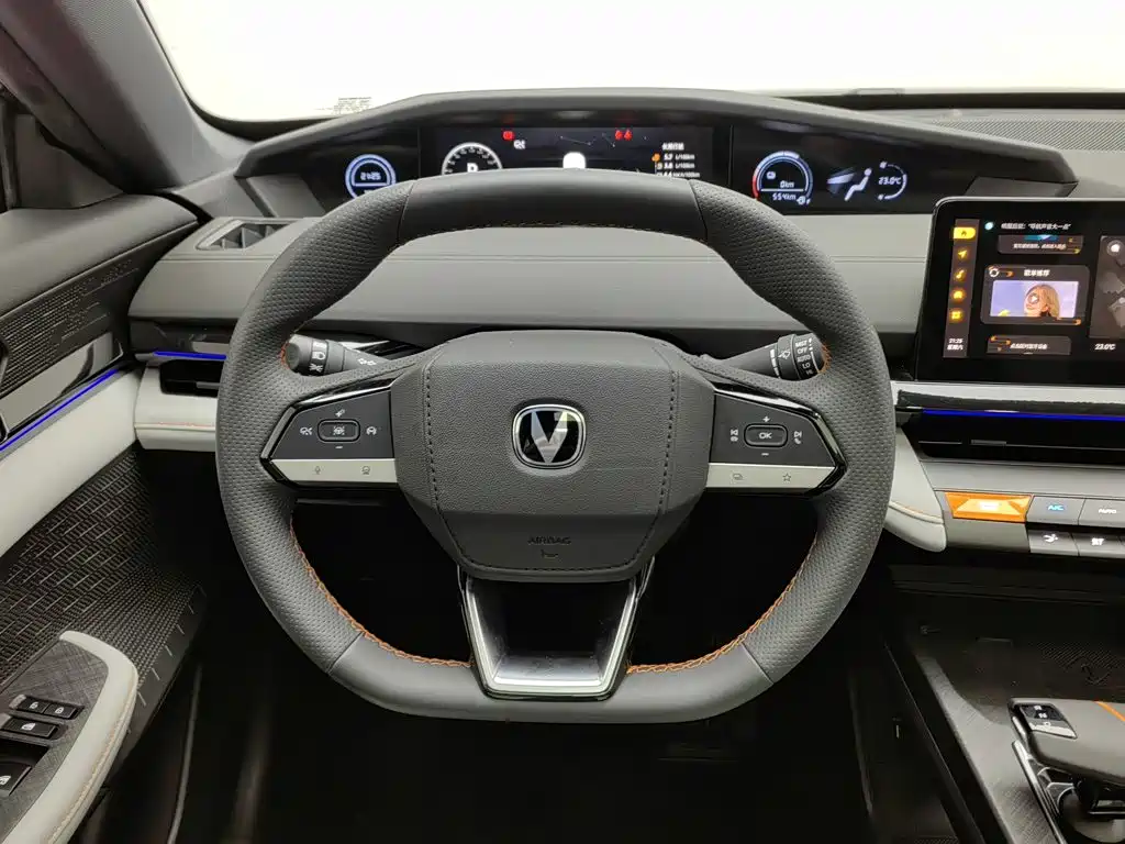 Changan UNI-V iDD — миниатюра 11