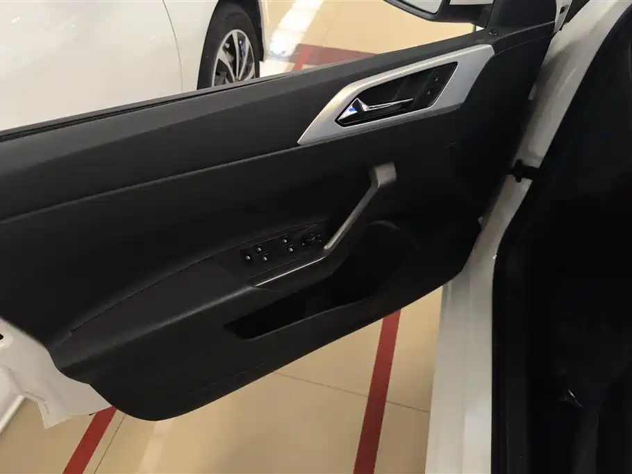 Volkswagen Polo 2019 Plus 1.5L AT