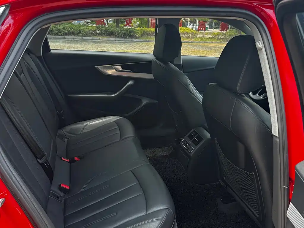 Audi A4L — миниатюра 10