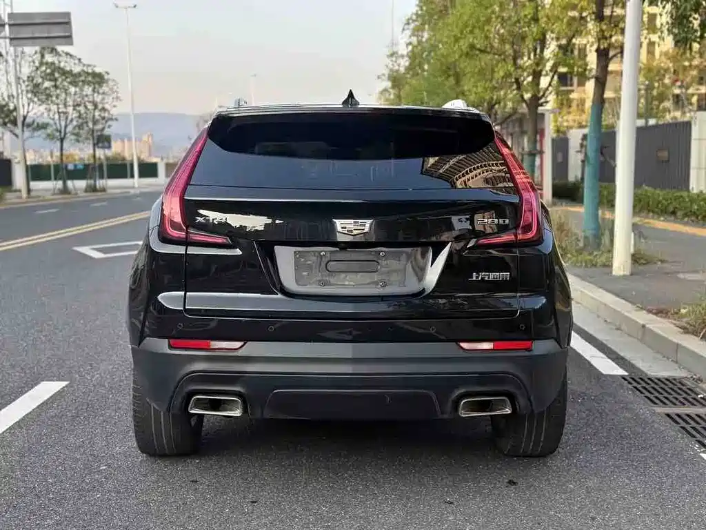 CADILLAC XT4