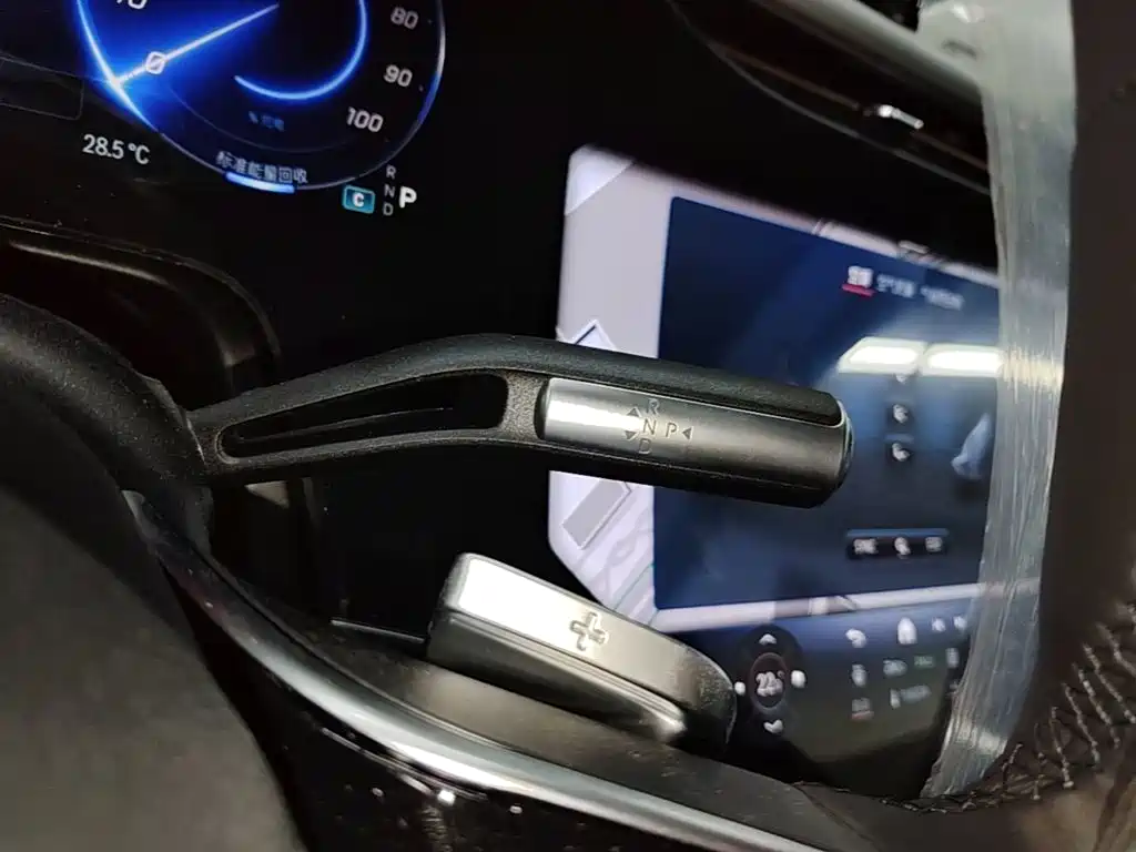 Mercedes-Benz EQS SUV — миниатюра 14