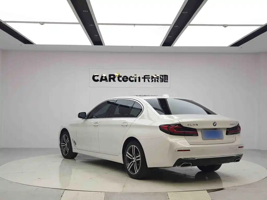 BMW 5 Series — миниатюра 3