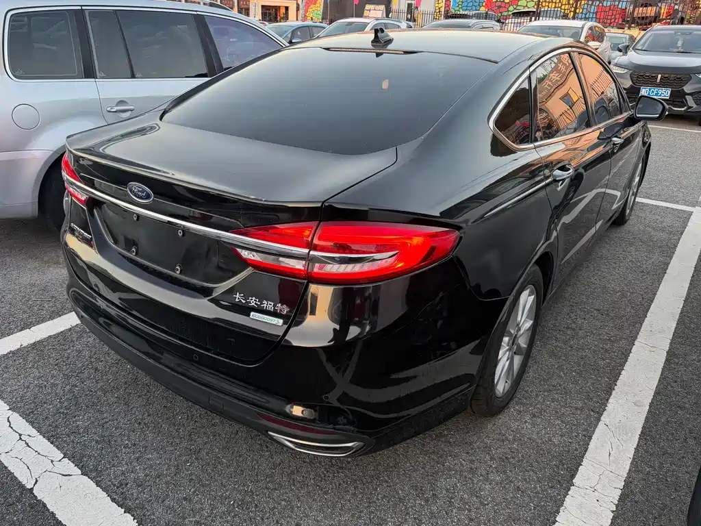 Ford Mondeo — миниатюра 7