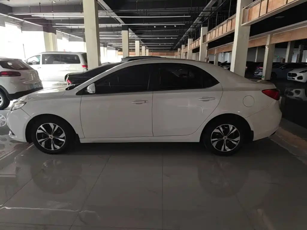 Roewe 360 — миниатюра 4