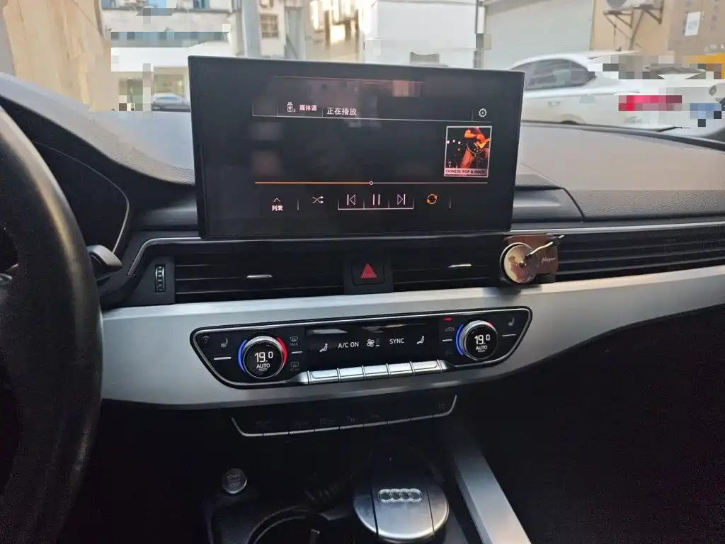 Audi A4L — миниатюра 6