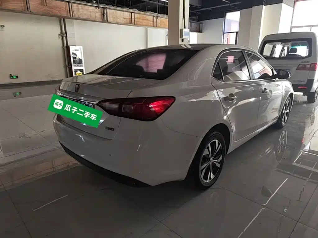 Roewe 360 — миниатюра 7