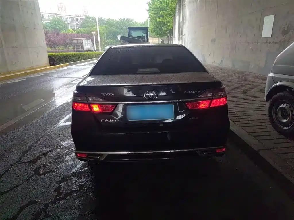 TOYOTA CAMRY