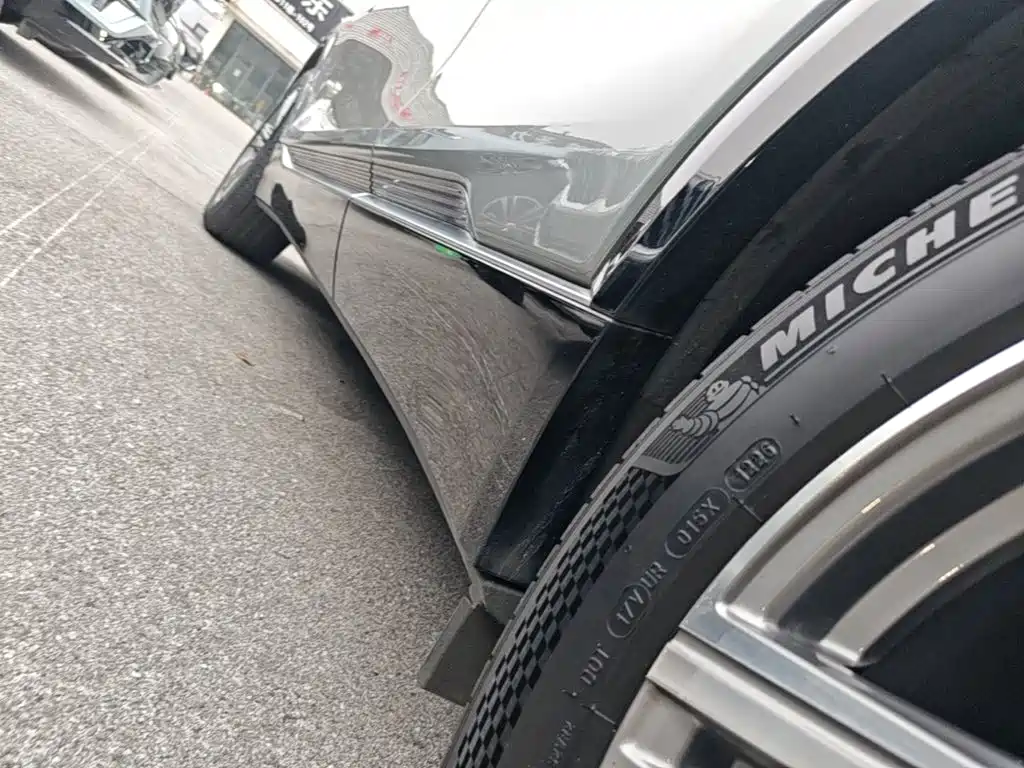 Cadillac Lyriq — миниатюра 22