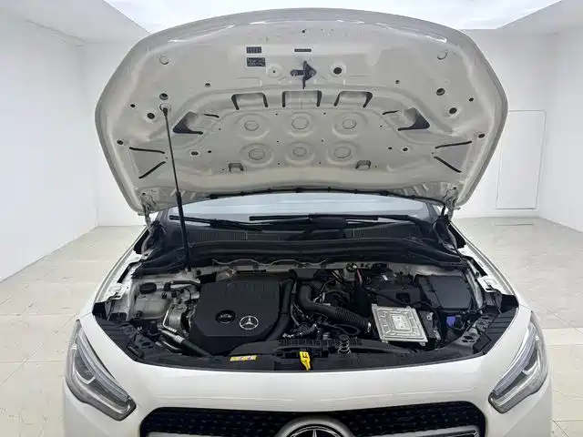 Mercedes-Benz GLA — миниатюра 16