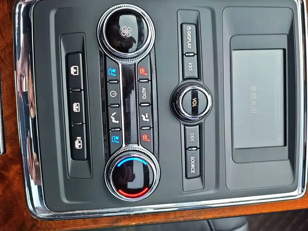 Lincoln Continental — миниатюра 17