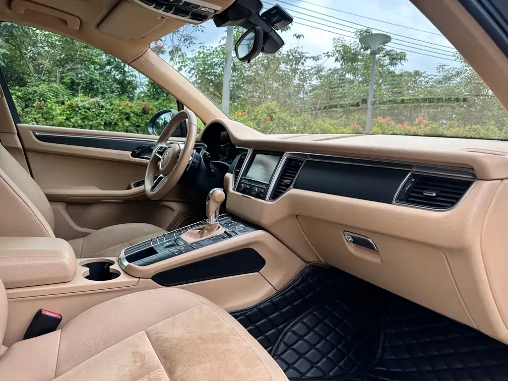 Porsche Macan — миниатюра 9