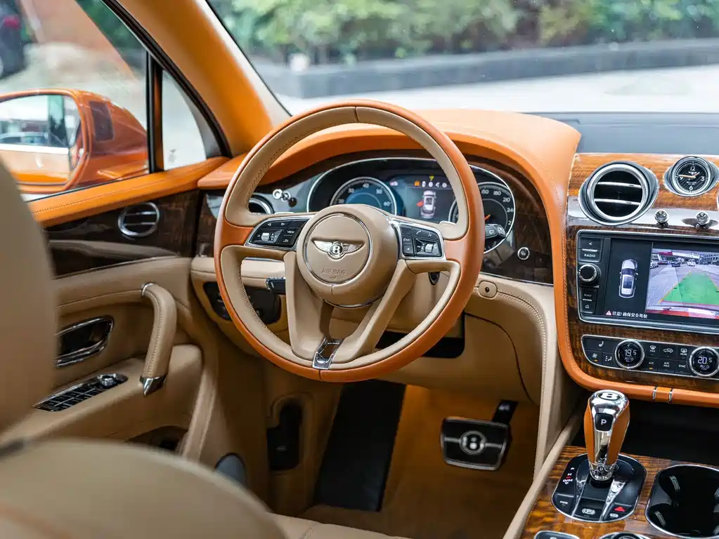 Bentley Bentayga — миниатюра 14