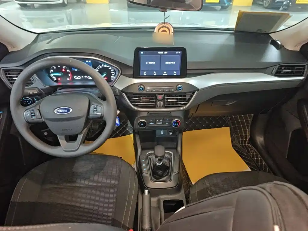 Ford Focus — миниатюра 10