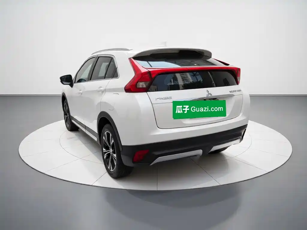 Mitsubishi Eclipse Cross — миниатюра 4