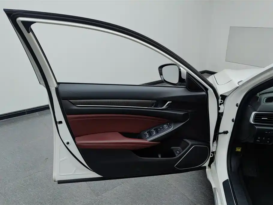 Honda Inspire 2022 260TURBO