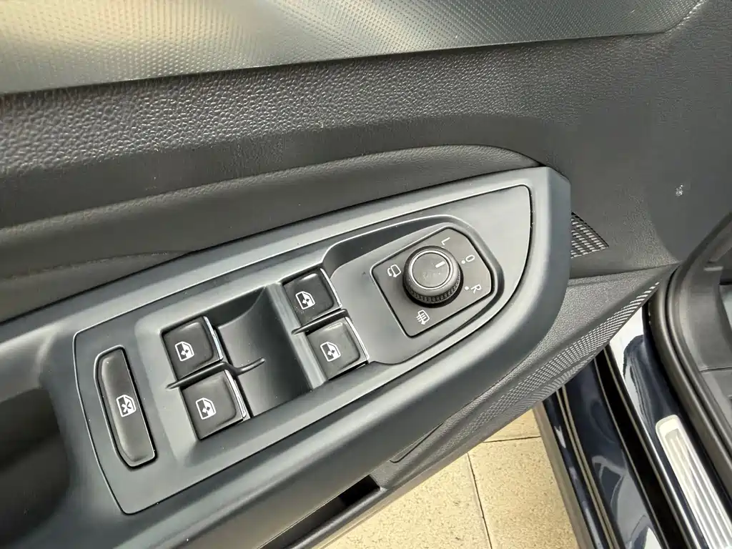 Volkswagen Passat — миниатюра 12
