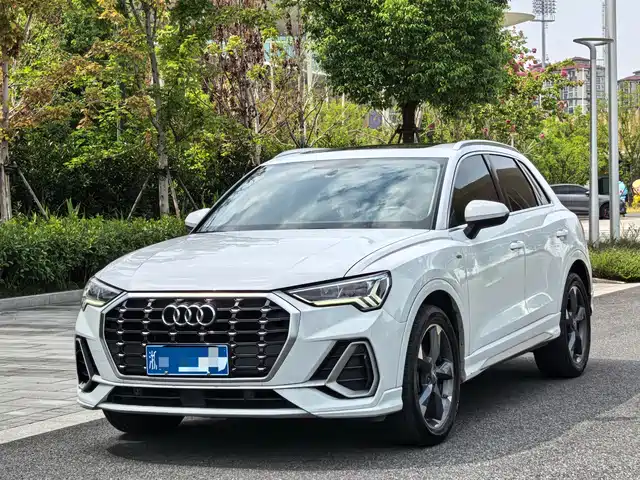 AUDI Q3 2019