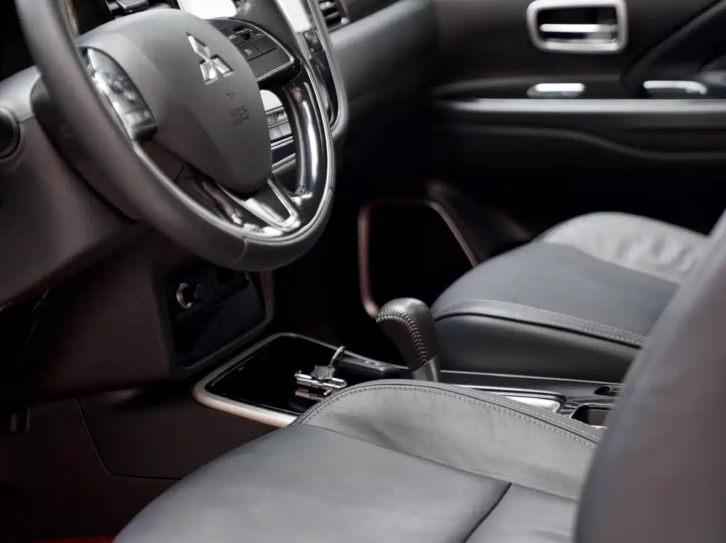 Mitsubishi Outlander — миниатюра 7