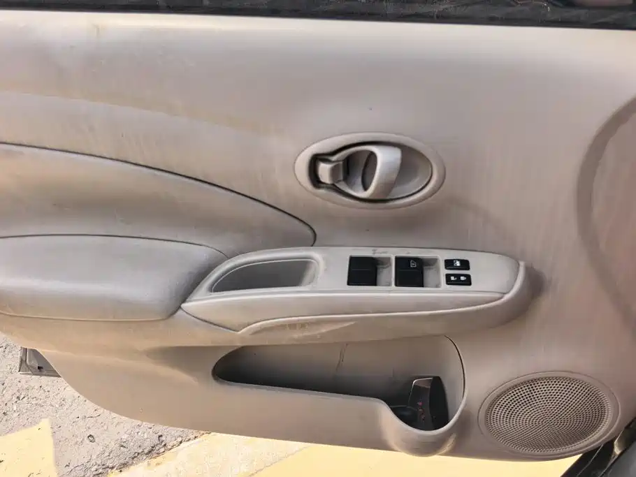 Nissan Sunny — миниатюра 7