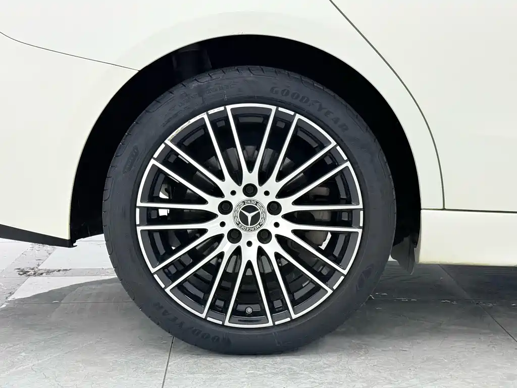 Mercedes-Benz C-Class — миниатюра 10