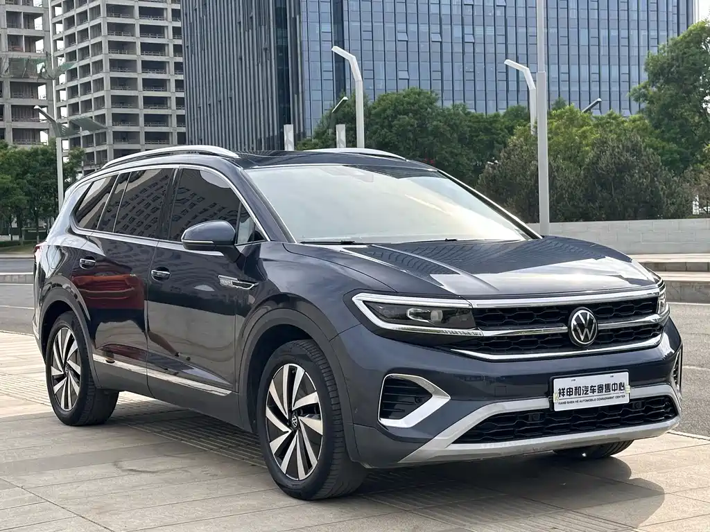 Volkswagen Viloran 2022 530TSI Flagship Pro 6 мест
