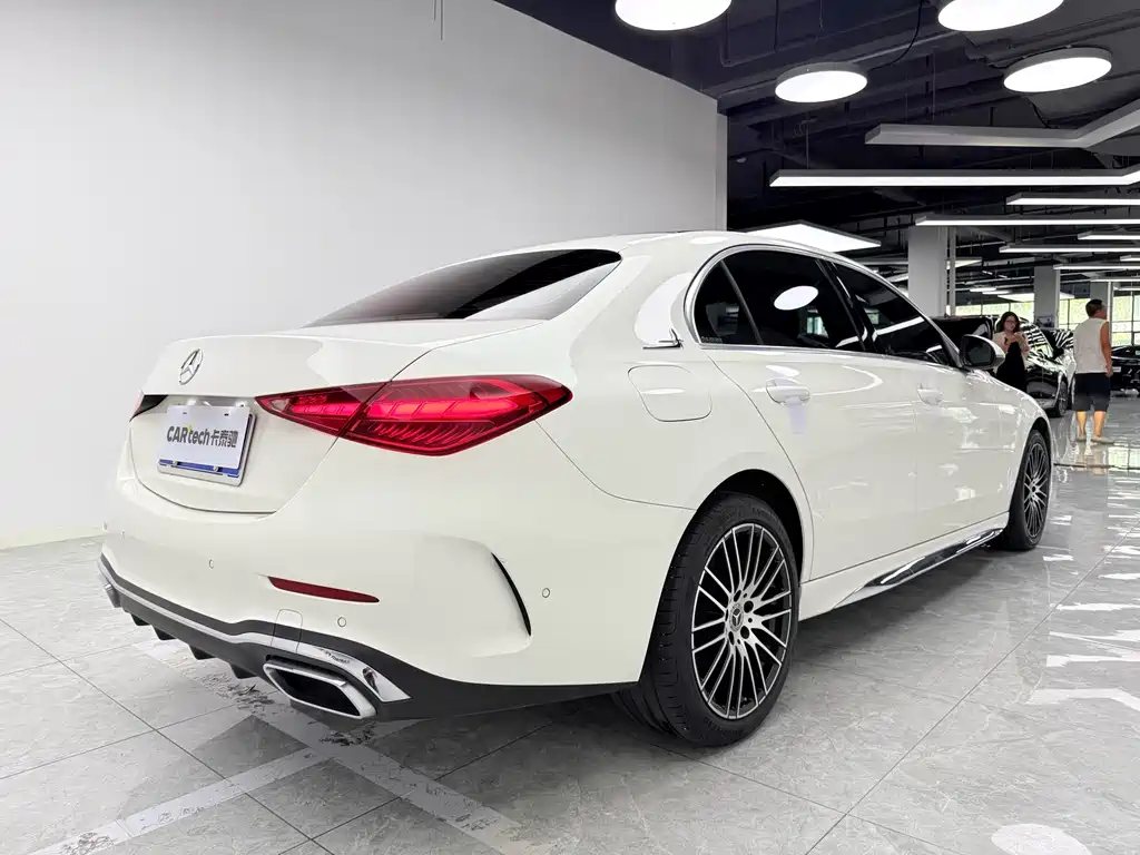 Mercedes-Benz C-Class — миниатюра 6