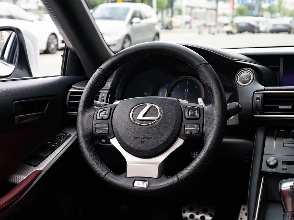 Lexus IS — миниатюра 14