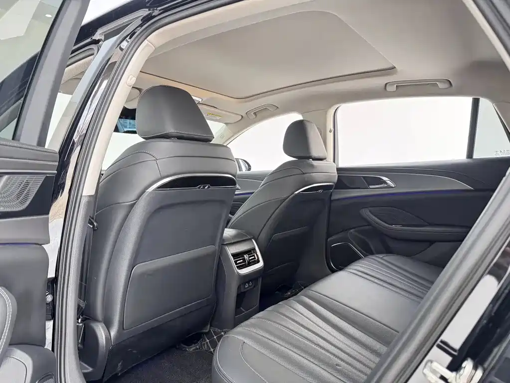 Hongqi Hongqi H5 — миниатюра 7