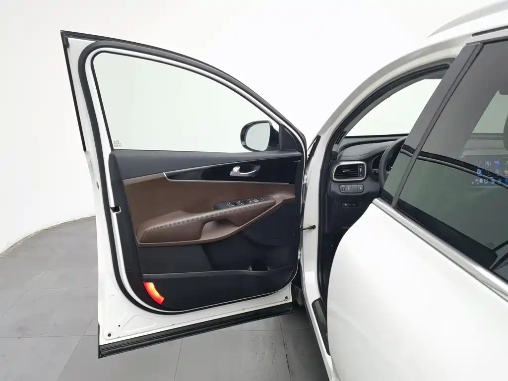Kia Sorento — миниатюра 8
