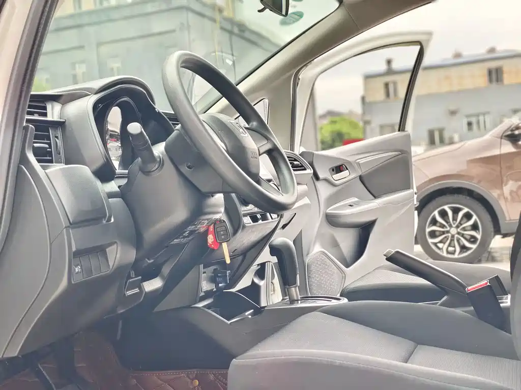 Honda Fit — миниатюра 9