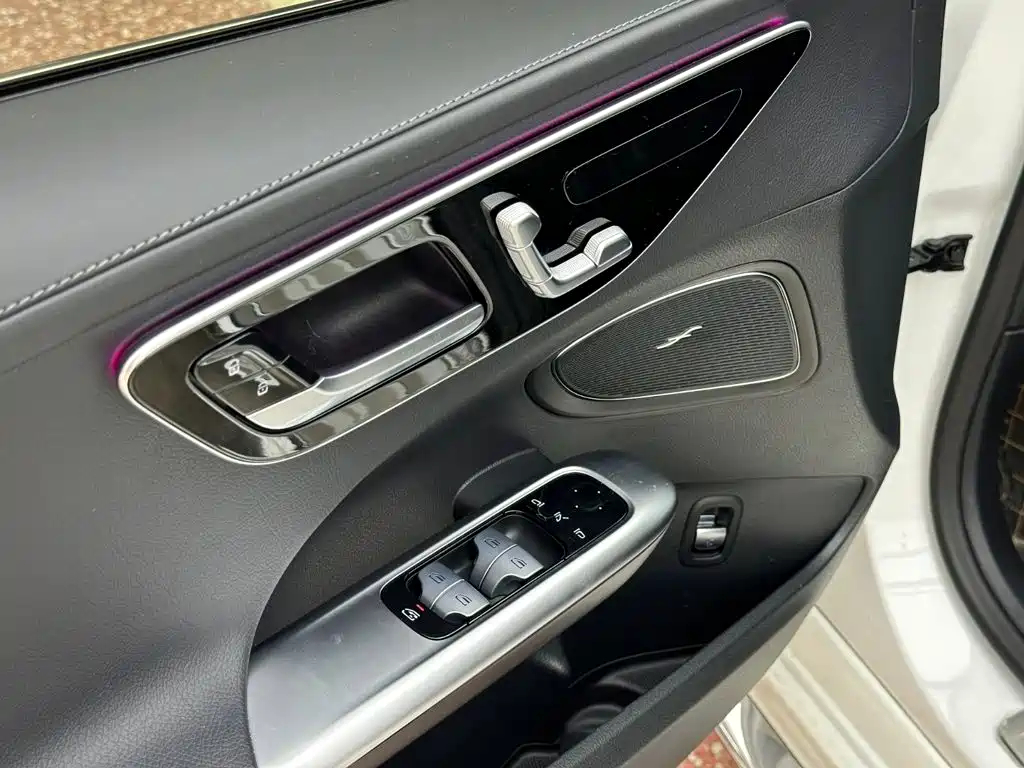Mercedes-Benz C-Class — миниатюра 17