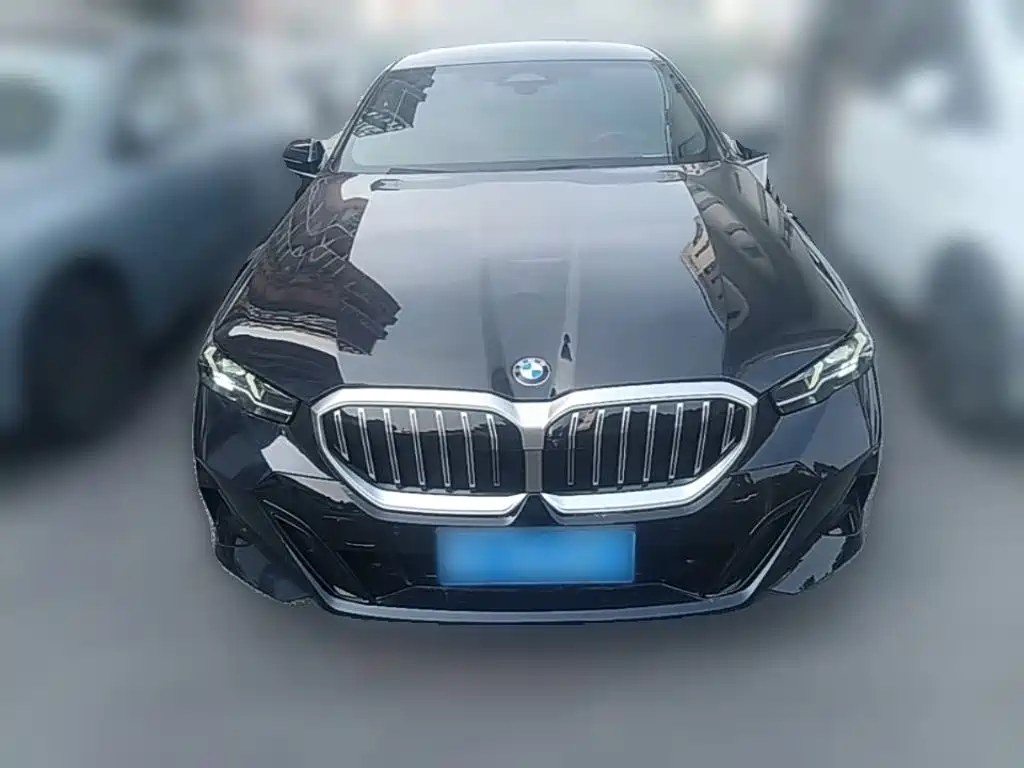 BMW 5 Series — миниатюра 5