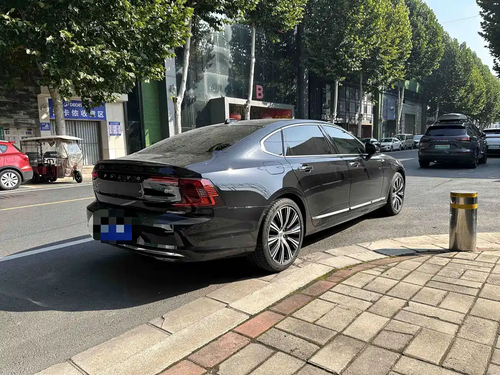 Volvo S90 — миниатюра 2