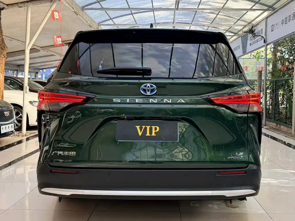 TOYOTA SIENNA