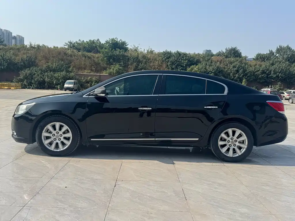 Buick LaCrosse — миниатюра 3