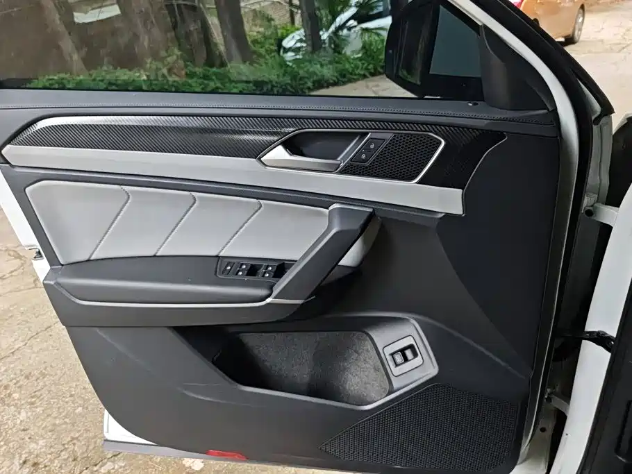 Volkswagen Tayron 2026 3000 300TSI