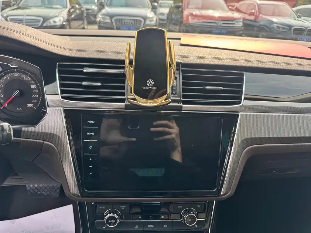 Volkswagen Phideon — миниатюра 6
