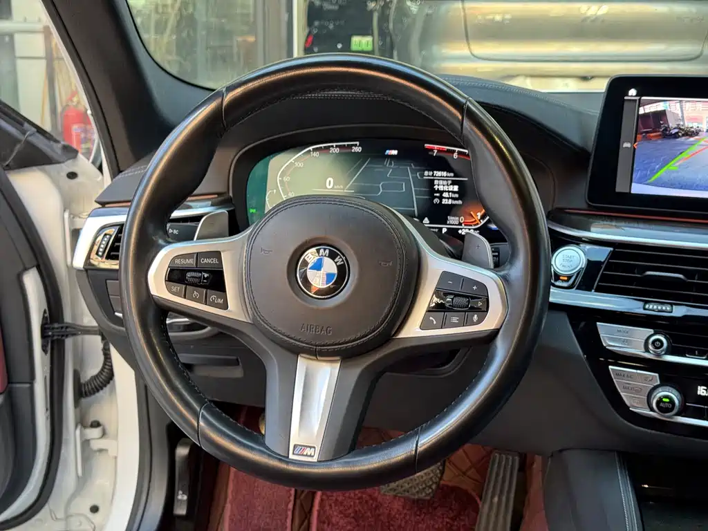 BMW 5 Series — миниатюра 14